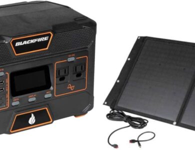 Blackfire by Klein Tools Portable Power Station Pac505, 503Wh + Blackfire by Klein Tools Portable Solar Panel