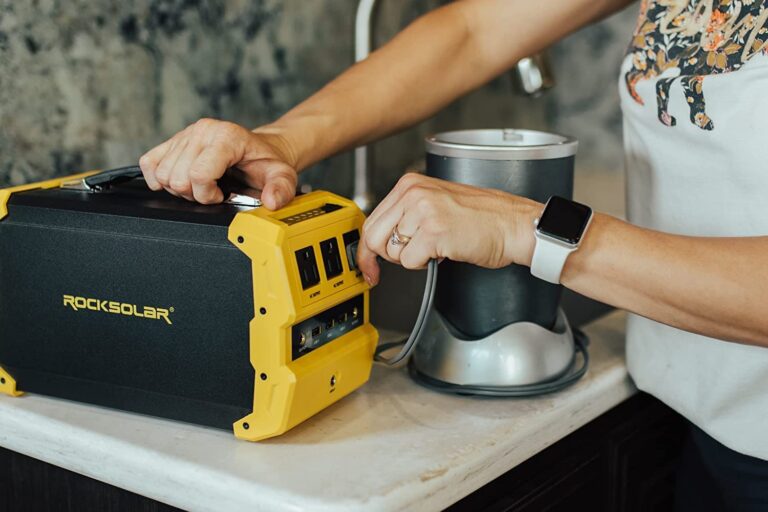 ROCKSOLAR RS650 400W Nomad Power Station and RSSP60 60W Solar Panel