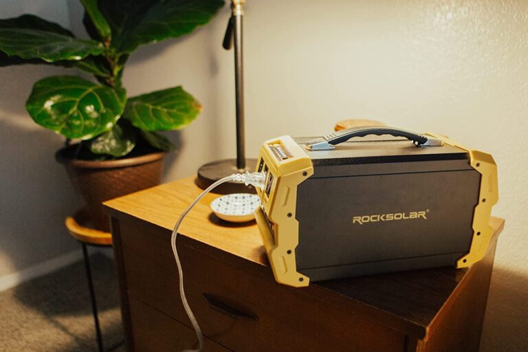 ROCKSOLAR RS650 400W Nomad Power Station and RSSP60 60W Solar Panel